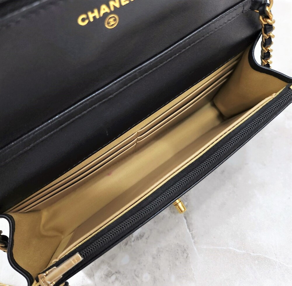 [럭스유] 샤넬 월렛 온 체인 WOC 미니 크로스백 램스킨 AP3938