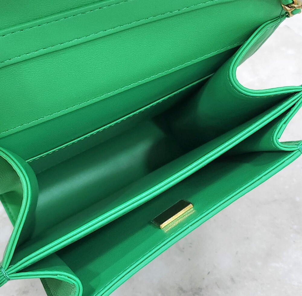 [럭스유] (새상품) 샤넬 그린 페이던트 스몰 플랩백 AS4180