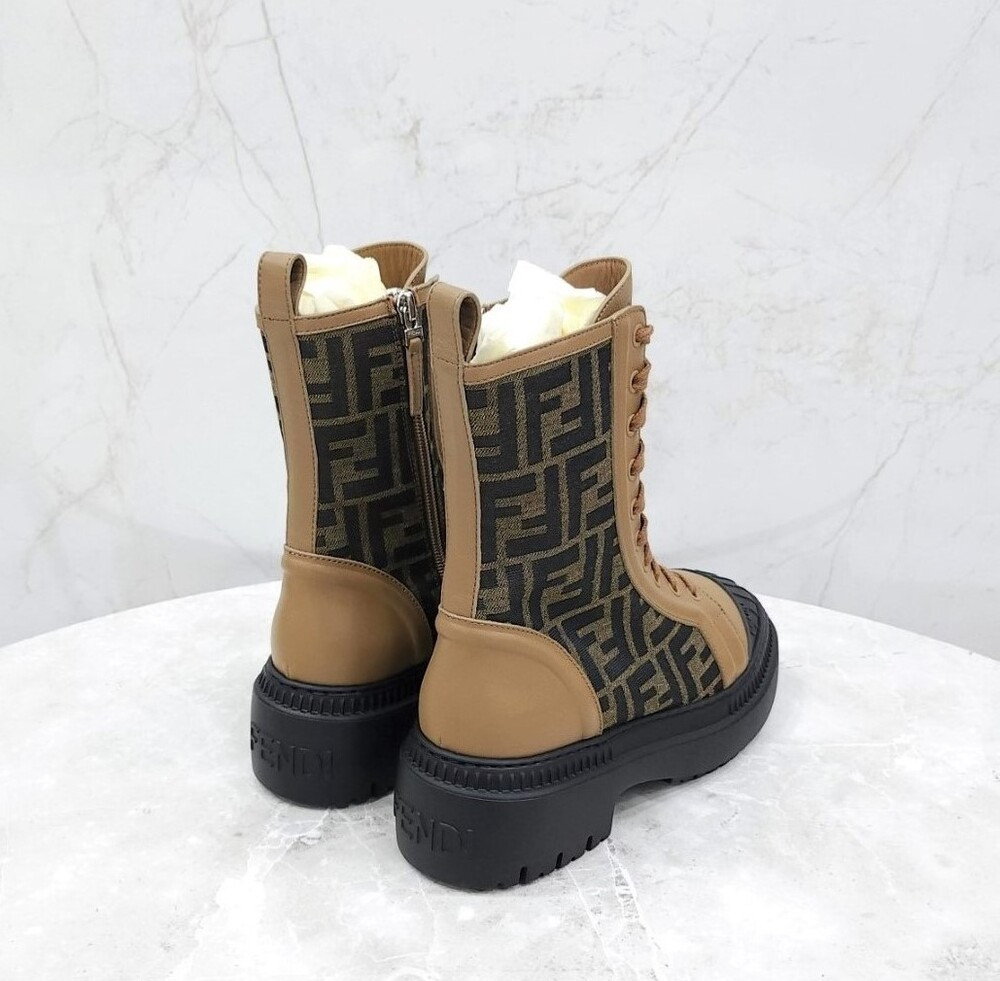 [럭스유] (새상품) 37 / 펜디 FF 자카드 도미노 플랫 부츠 8T8353