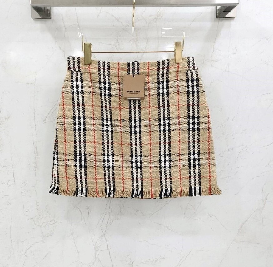 [럭스유] (새상품) 38,42 / 버버리 체크 부클레 자켓 스커트 셋업