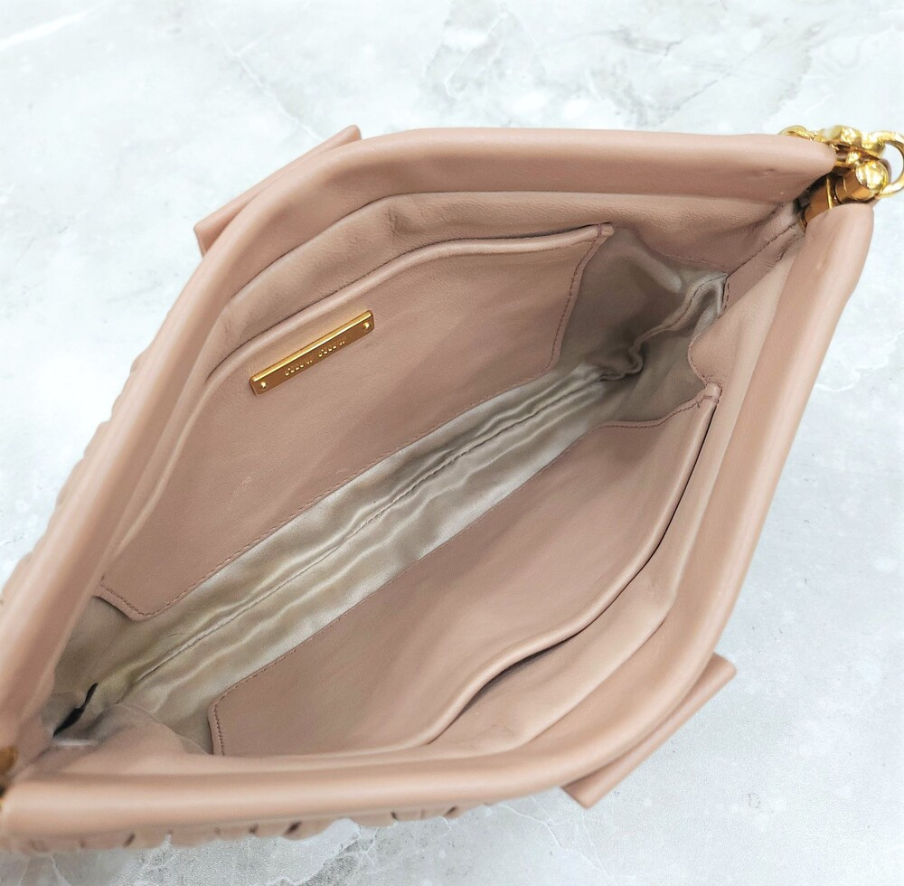 [럭스유] 미우미우 마테라쎄 금장 나파 클러치 체인 크로스백