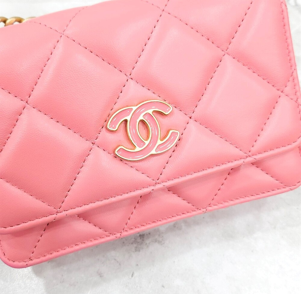 [럭스유] (새상품) 샤넬 시즌 핑크 램스킨 미니 플랩 숄더백 AP2635