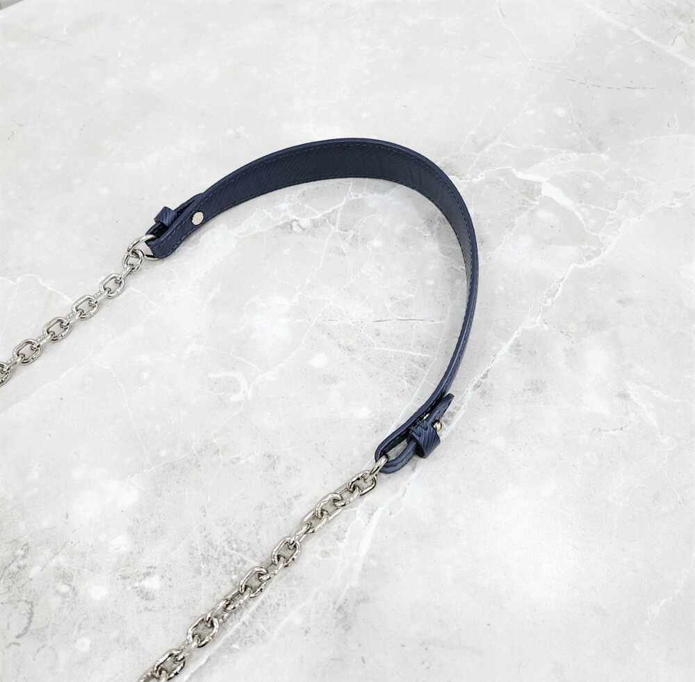 [럭스유] 루이비통 LV 에피 트위스트 체인 숄더백