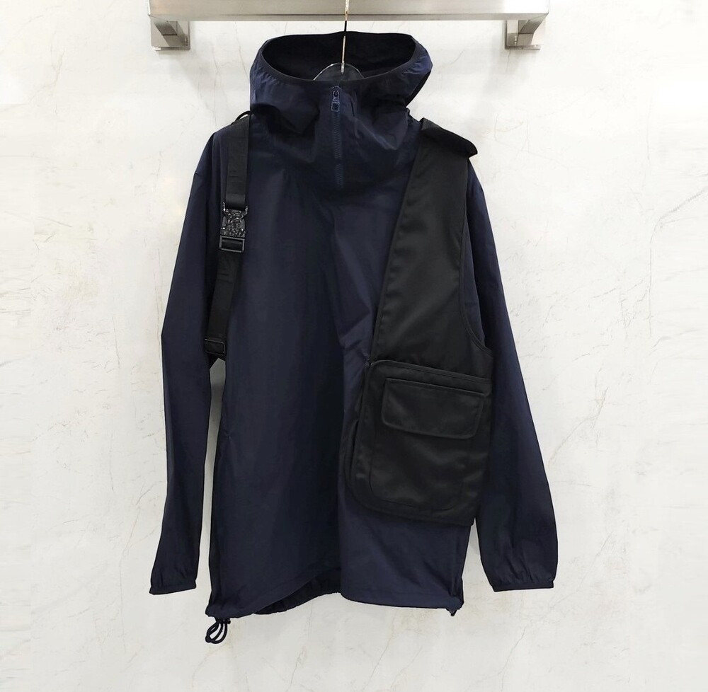 [럭스유] 50 / 루이비통 패커블 하네스 블루종 위드패치 아노락