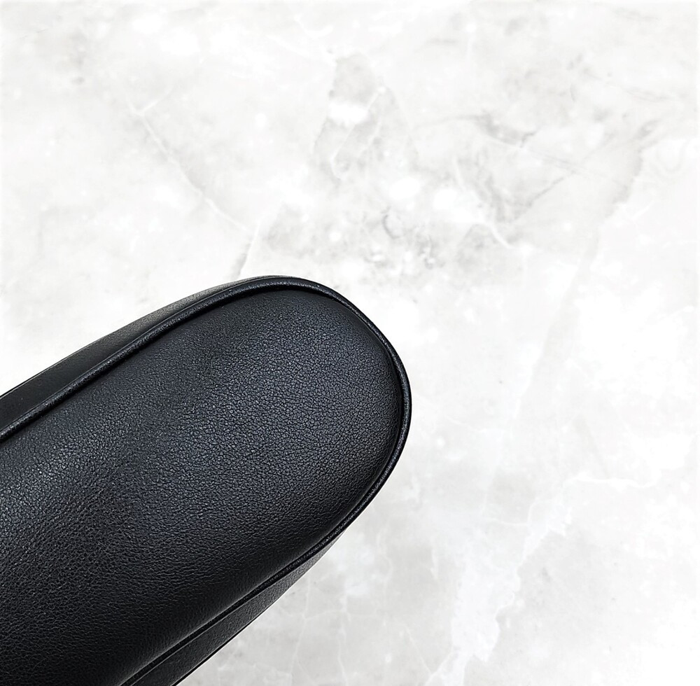 [럭스유] 구찌 GG 엠보스 스몰 레더 버킷 숄더백 675788