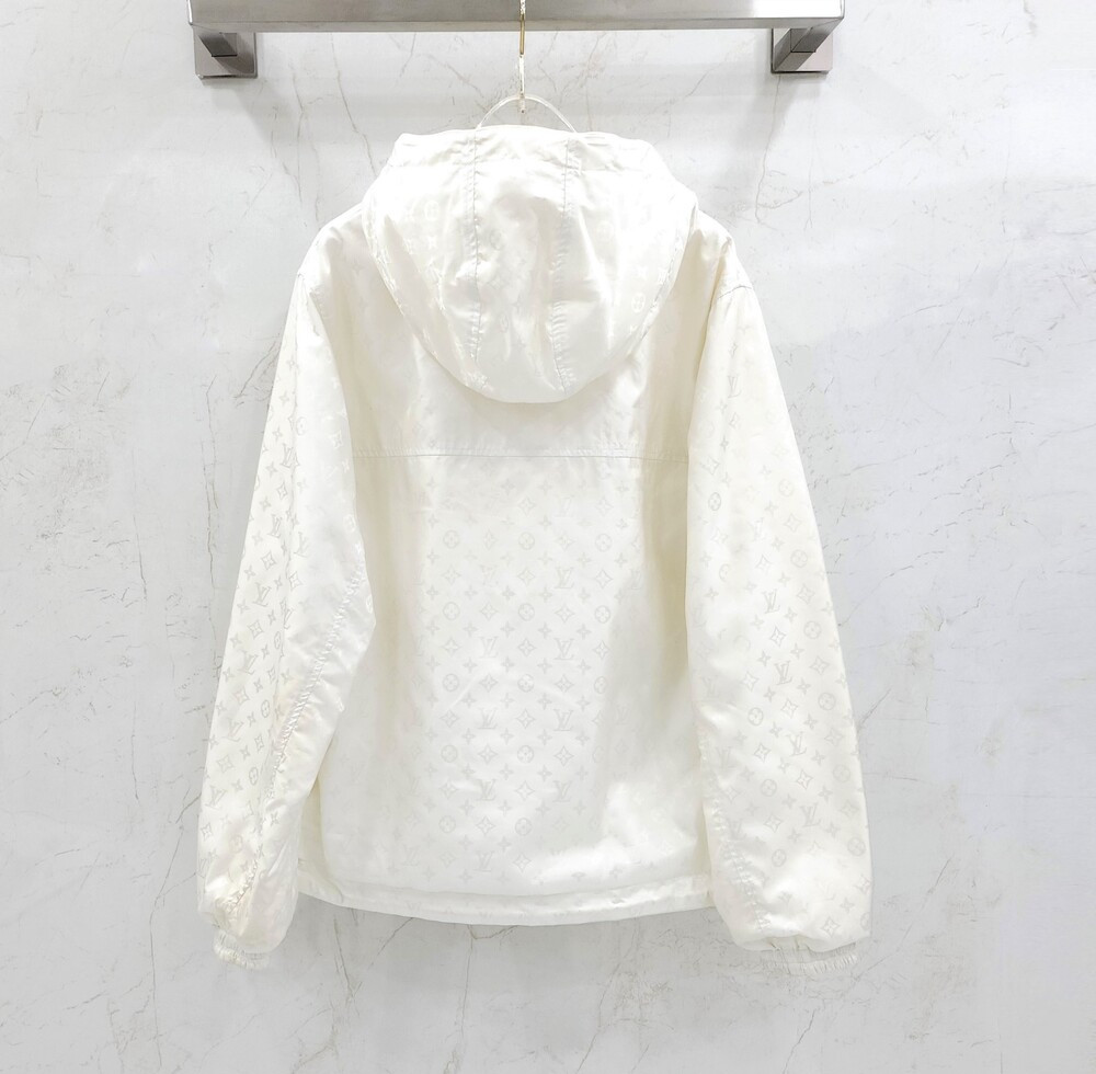 [럭스유] 46 / 루이비통 모노그램 리버서블 나일론 윈드 브레이커