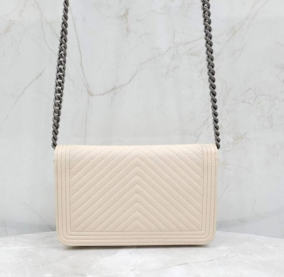 [럭스유] 샤넬 캐비어 보이 샤넬 쉐브론 WOC 체인 숄더백 29번대 AP1117