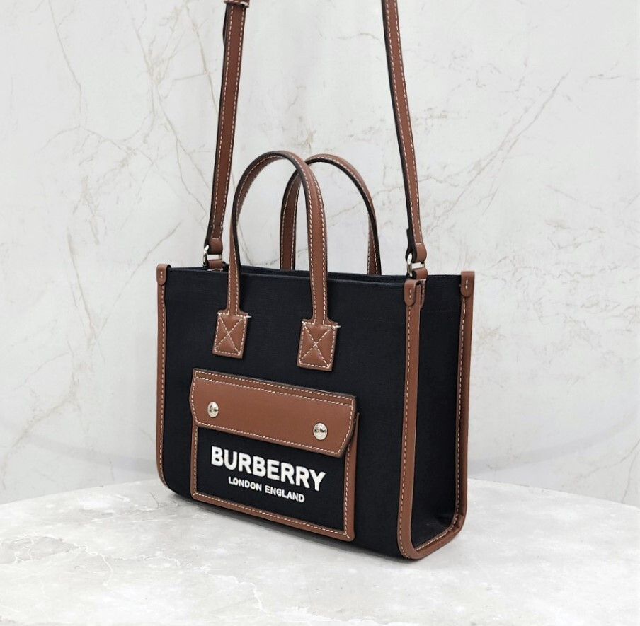 [럭스유] 버버리 미니 프레야 토트백 8055749