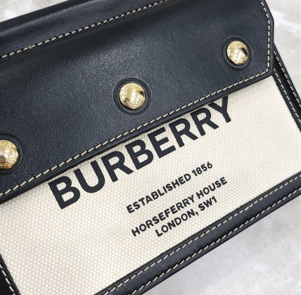 [럭스유] 버버리 미니 포켓 호스페리 타이틀백 8031901