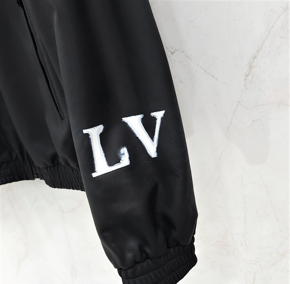 [럭스유] 50 / 루이비통 모노그램 시보리 리버서블 믹스 레더 블루종 자켓