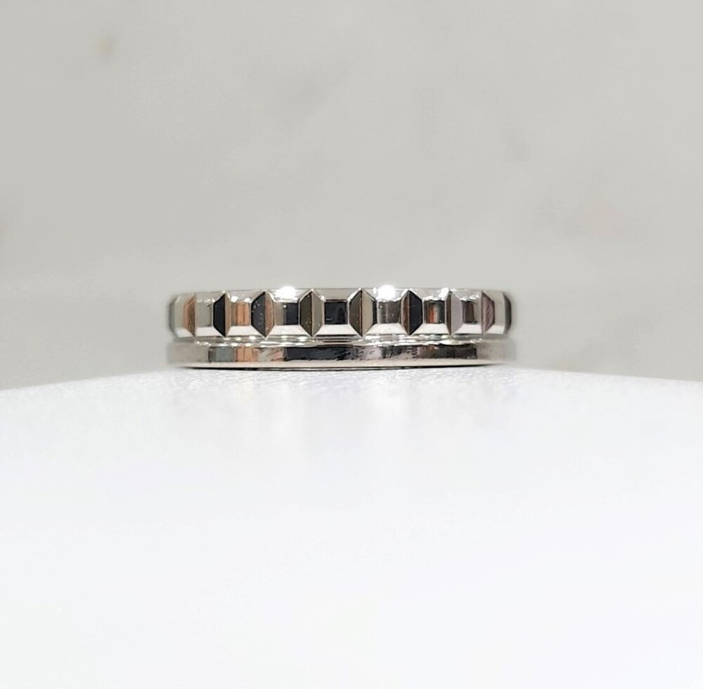 [럭스유] 부쉐론 콰트로 레디언트 에디션 웨딩밴드 링 50호