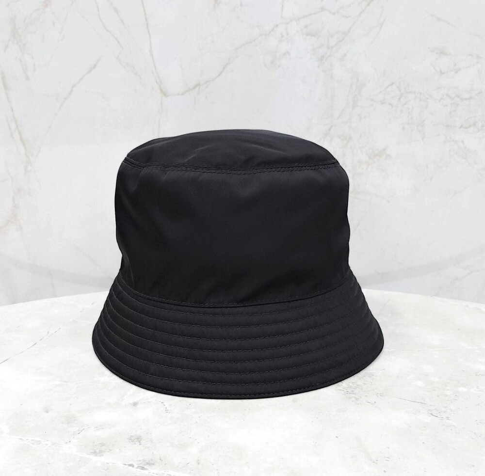 [럭스유] 프라다 삼각로고 리나일론 버킷햇 M