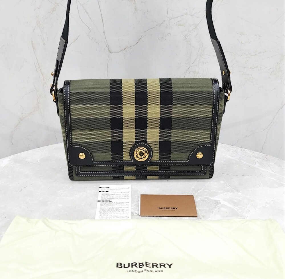 [럭스유] 버버리 그린 체크 노트 크로스백 8043107