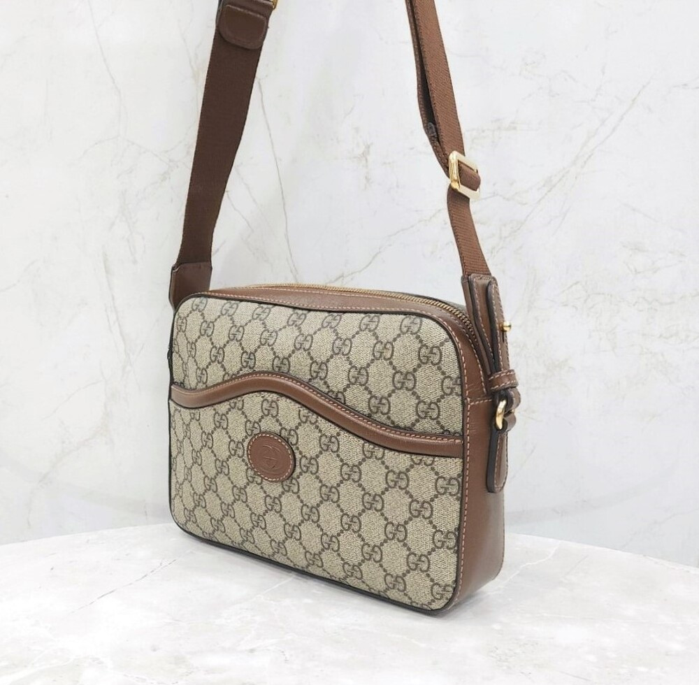 [럭스유] 구찌 인터로킹 G 수프림 메신저백 675891