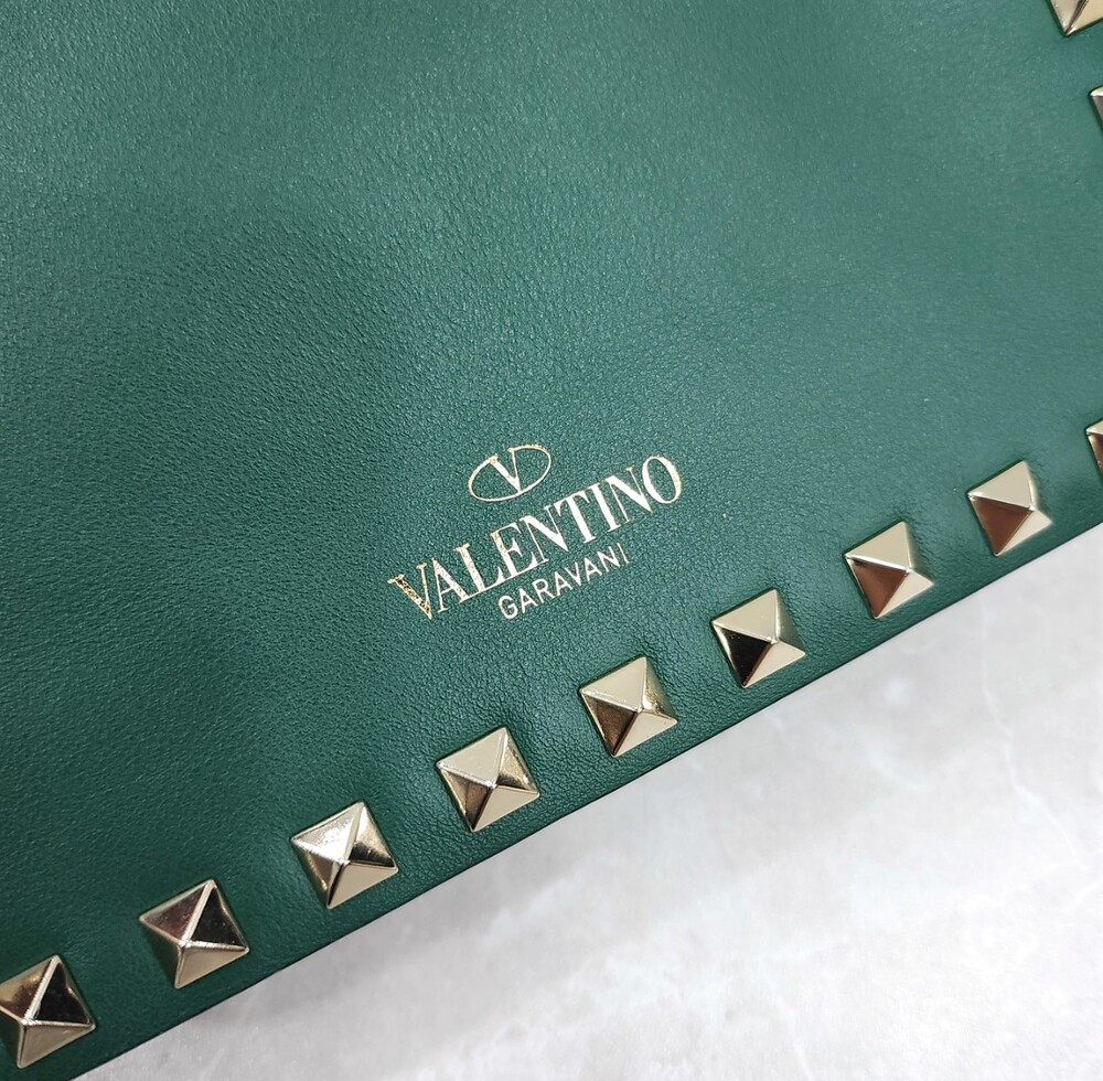 [럭스유] 발렌티노 그린 락스터드 크로스백