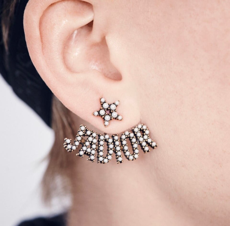 [럭스유] (새상품) 디올 자디올 로고 벌 귀걸이 E0640ADRRS