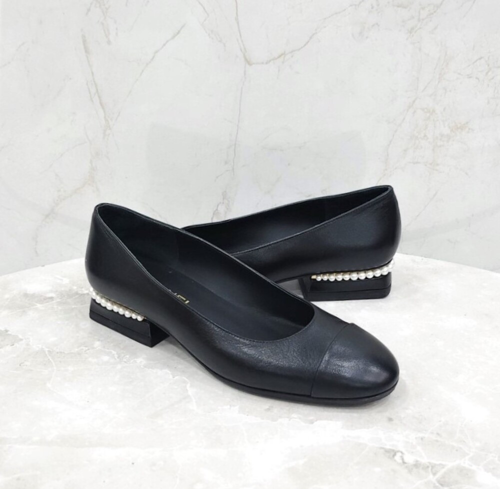 [럭스유] 38.5 / 샤넬 CC로고 진주 레더 펌프스