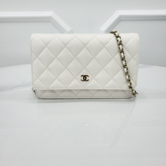 [미다스] 샤넬 클래식 WOC 캐비어 화이트 샴페인골드 내장칩 AP0250