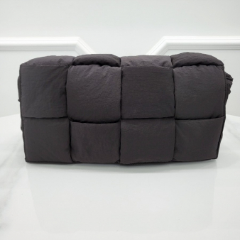 [미다스] 보테가베네타 패딩 패디드 카세트백 폰단테 628951