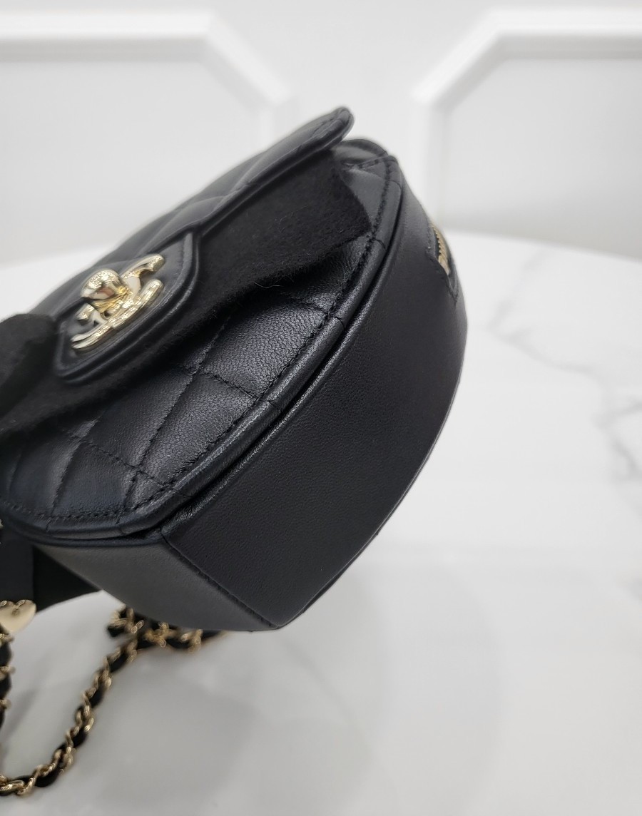 [미다스] 샤넬 하트백 스몰 램스킨 블랙 금장 32번대 AP2784