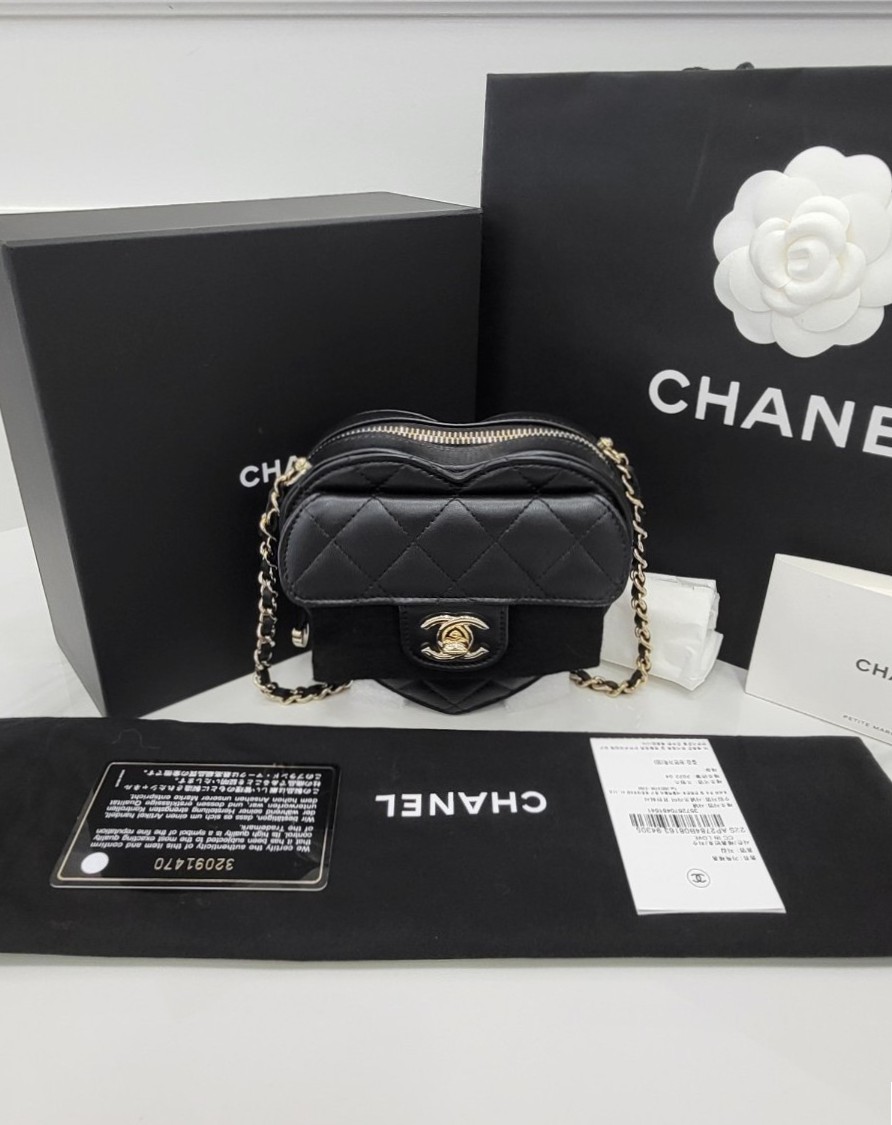 [미다스] 샤넬 하트백 스몰 램스킨 블랙 금장 32번대 AP2784