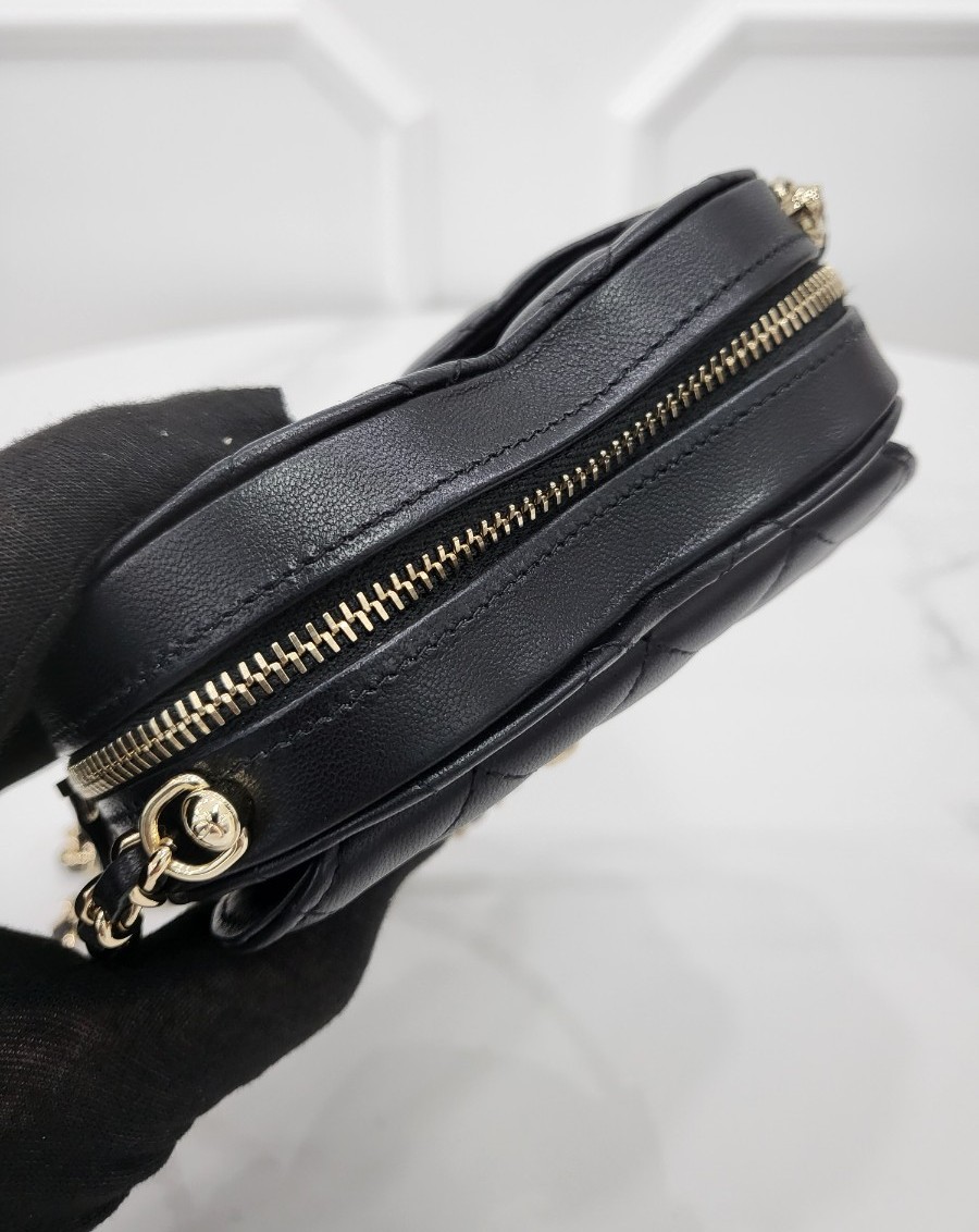 [미다스] 샤넬 하트백 스몰 램스킨 블랙 금장 32번대 AP2784