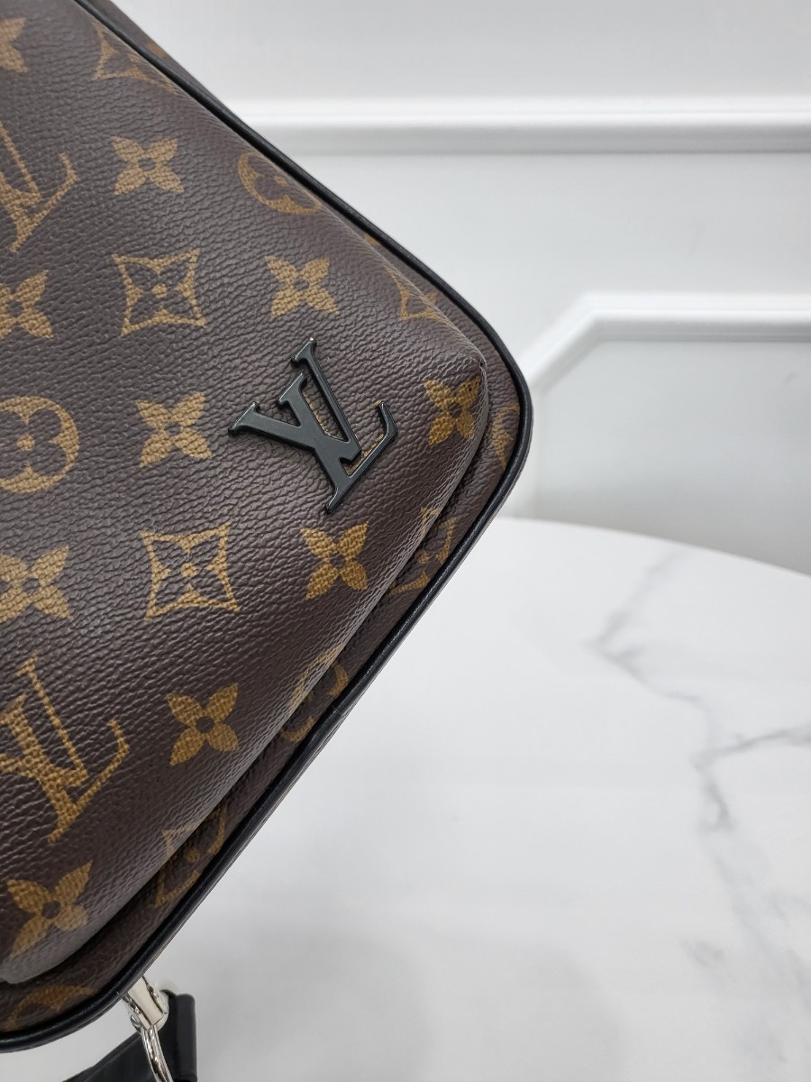 [미다스] 루이비통 모노그램 에비뉴 슬링백 M46327 내장칩