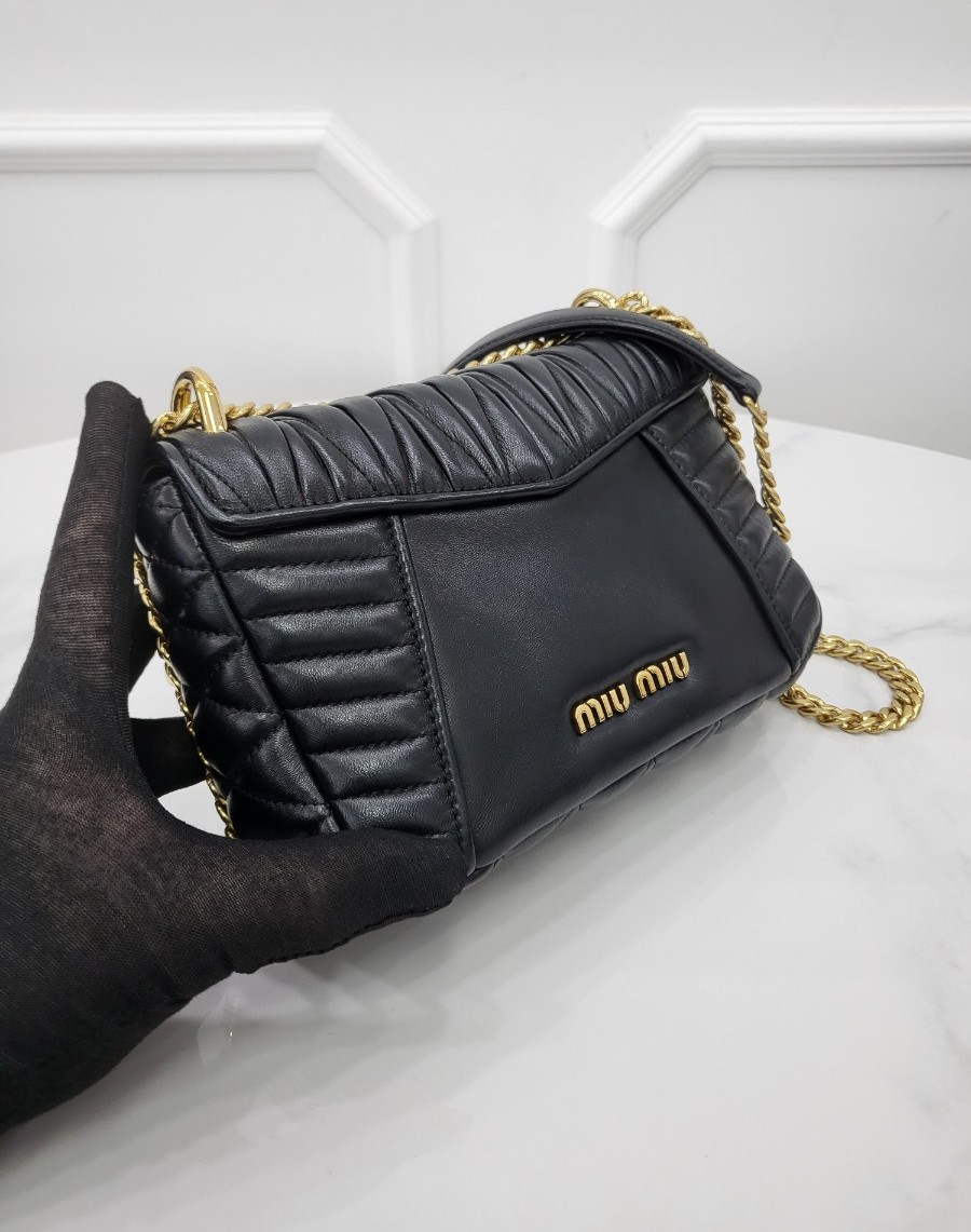 [미다스] 미우미우 마틀라세 나파 체인 플랩 숄더백 5BD224