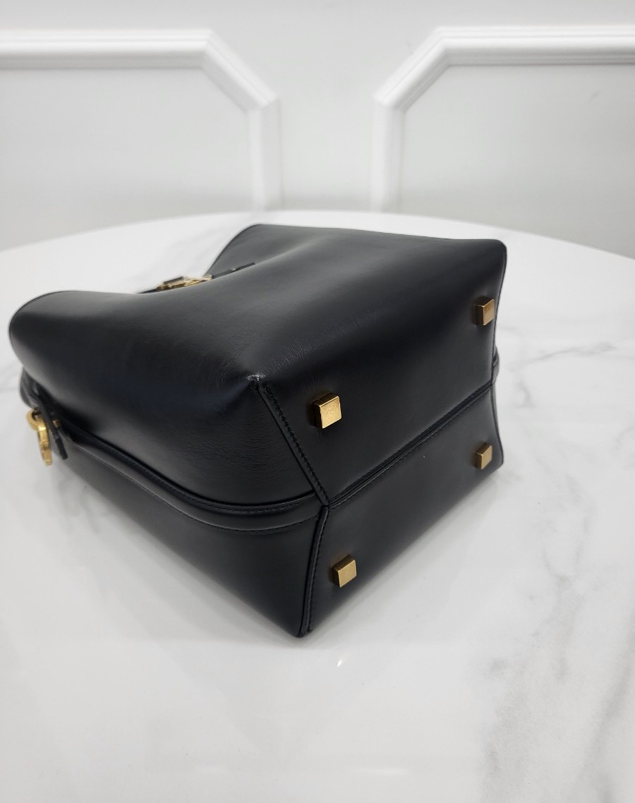 [미다스] 생로랑 LE 37 스몰 버킷백 749036