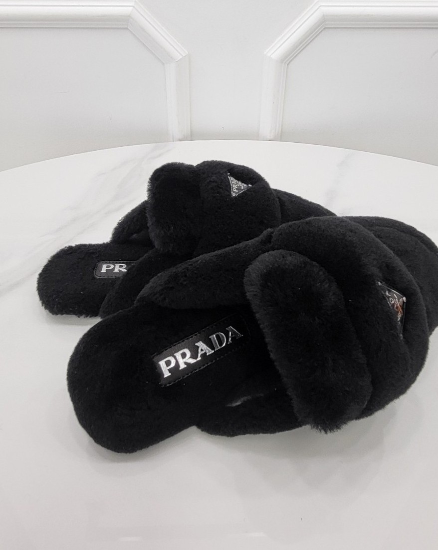 [미다스] 프라다 삼각로고 시어링 뮬 블랙 1D109N 35.5 새상품