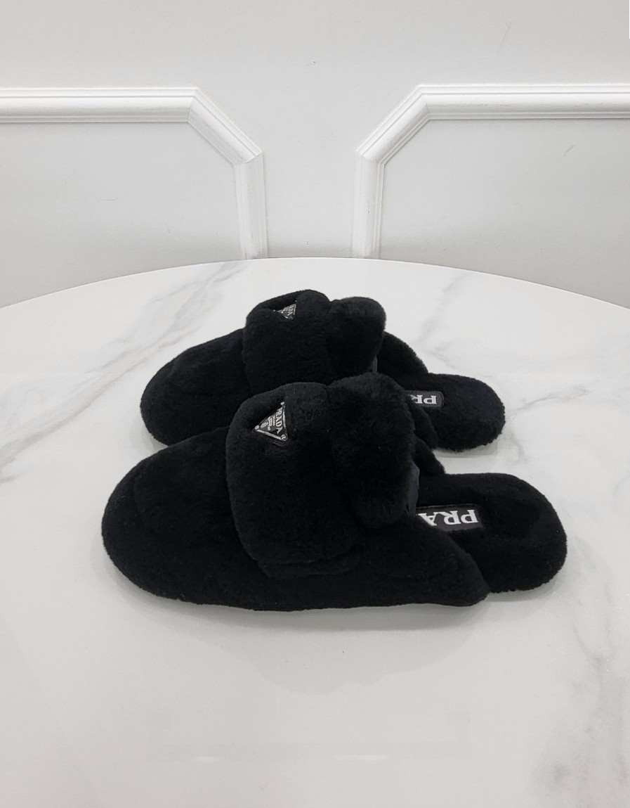 [미다스] 프라다 삼각로고 시어링 뮬 블랙 1D109N 35.5 새상품