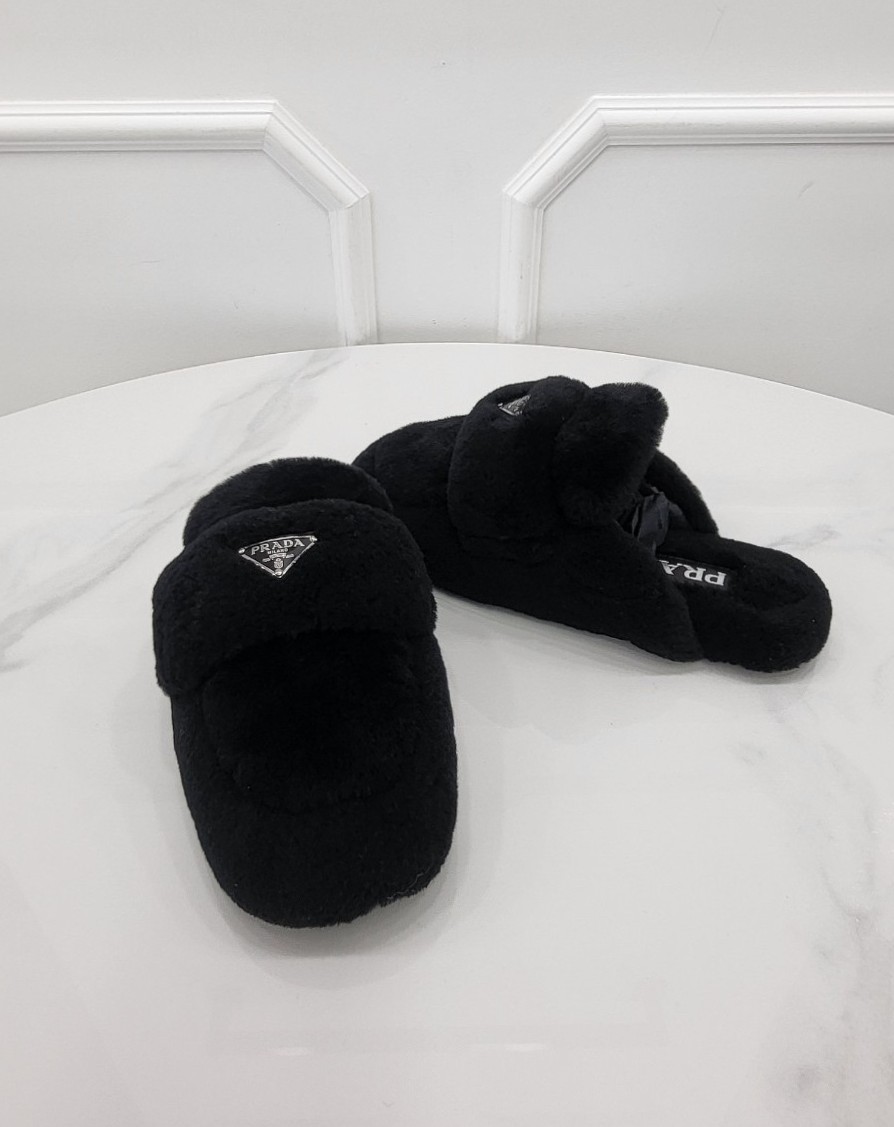 [미다스] 프라다 삼각로고 시어링 뮬 블랙 1D109N 35.5 새상품