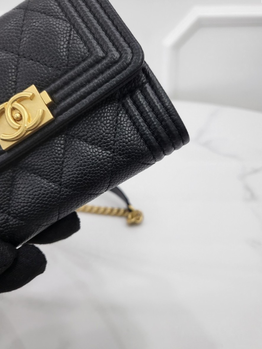 [미다스] 샤넬 캐비어 보이 플랩 체인 미니백 금장 AP2206 31번대