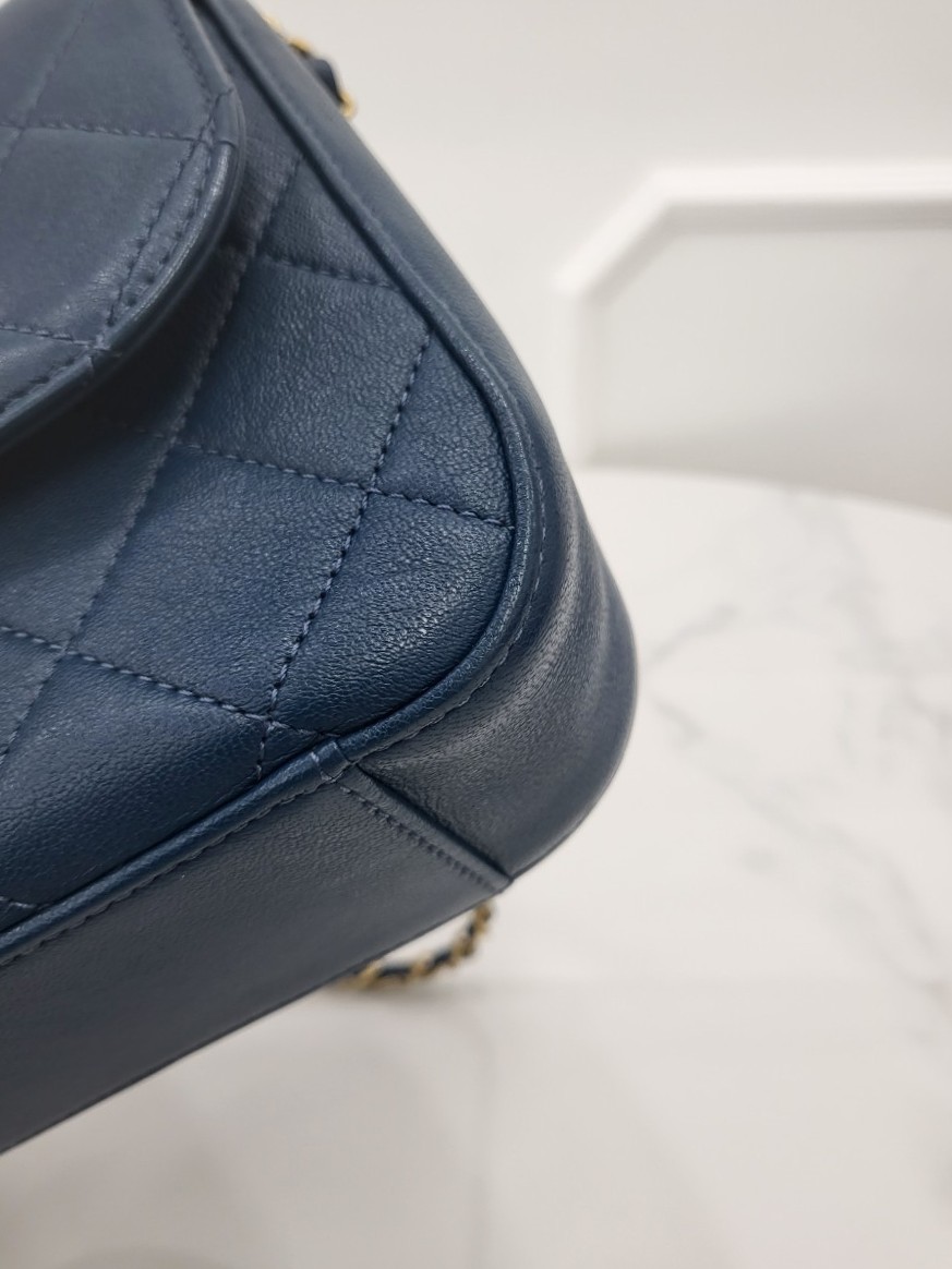 [미다스] 샤넬 19 탑핸들 시즌 금장 체인백 28번대 AS0970