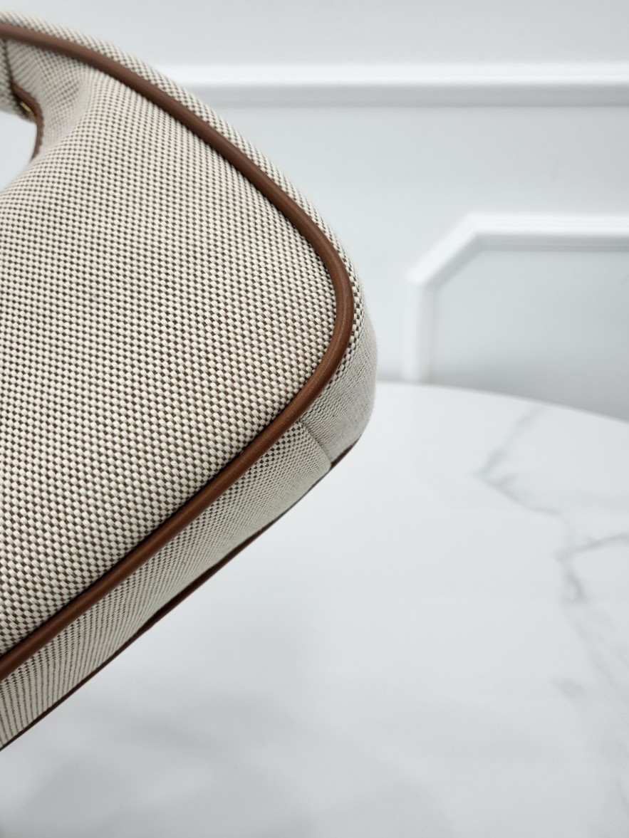 [미다스] 미우미우 완더 캔버스 호보백 5BC125 새상품