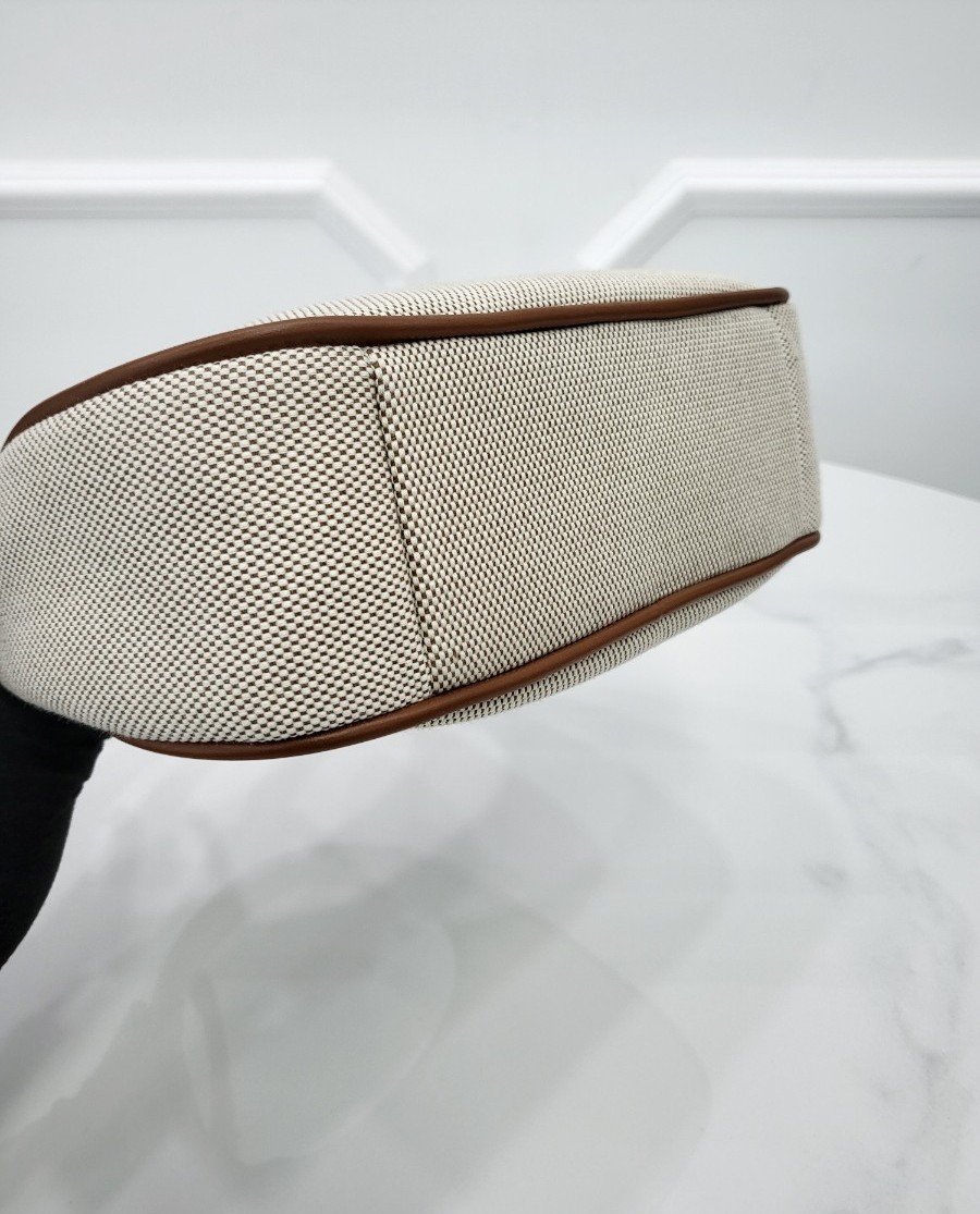 [미다스] 미우미우 완더 캔버스 호보백 5BC125 새상품