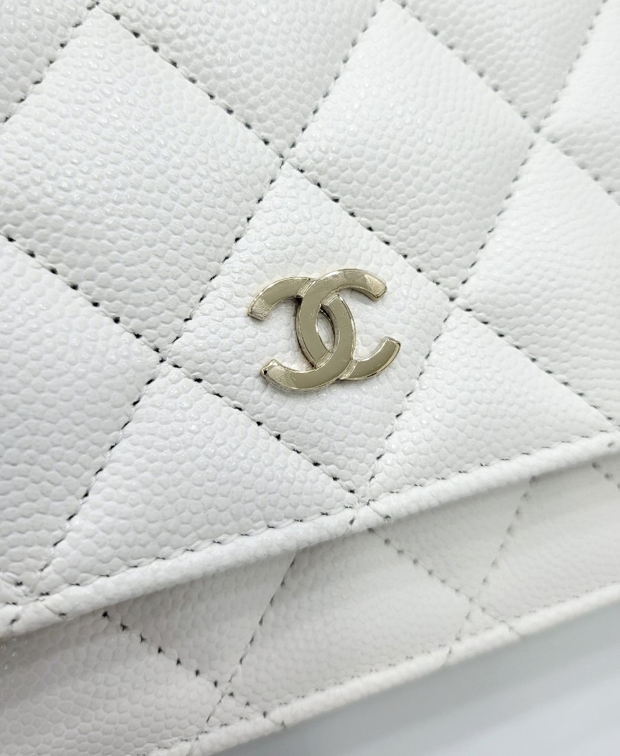 [미다스] 샤넬 클래식 WOC 캐비어 화이트 샴페인골드 내장칩 AP0250